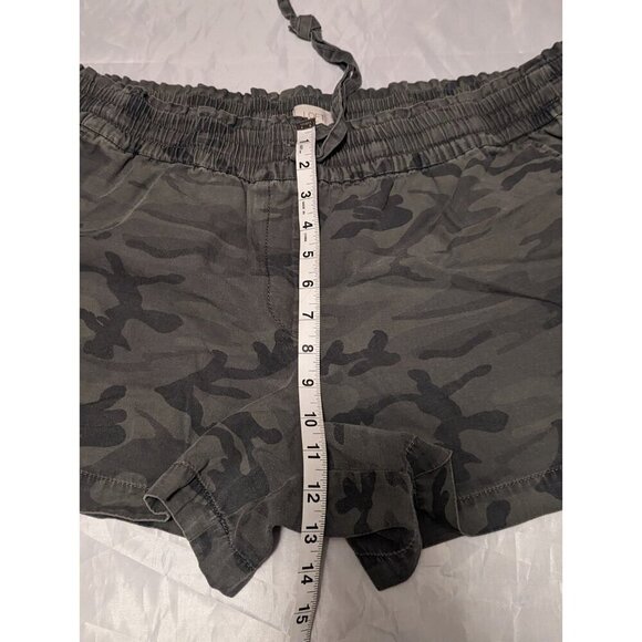 LOFT outlet Women's Size XL Faded Camo Tie Waist Shorts With Pockets - Picture 12 of 13